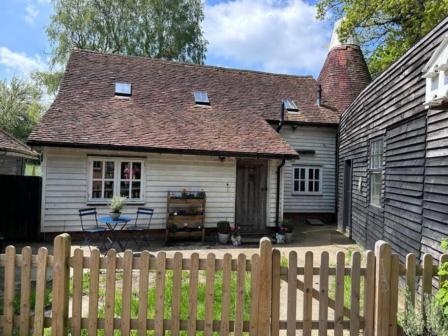 Beautiful 2 Bed Oast - 15 Acre Farm - Tunbridge Wells Villa Exterior photo